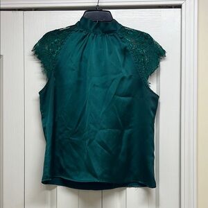 Nicole Miller Emerald Mock Top with Lace Mini Sleeves and Tie on Back Size Large